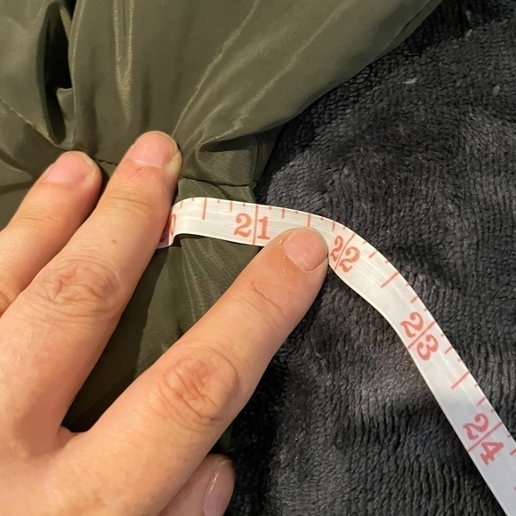 Green Bomber Jacket 🤍 - Picture 6 of 7